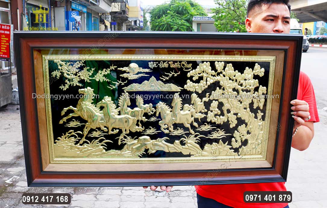 Gia chủ n&ecirc;n chọn treo tranh đồng ở những kh&ocirc;ng gian v&agrave; vị tr&iacute; treo th&iacute;ch hợp để vật phẩm c&oacute; thể ph&aacute;t huy hết gi&aacute; trị phong thủy